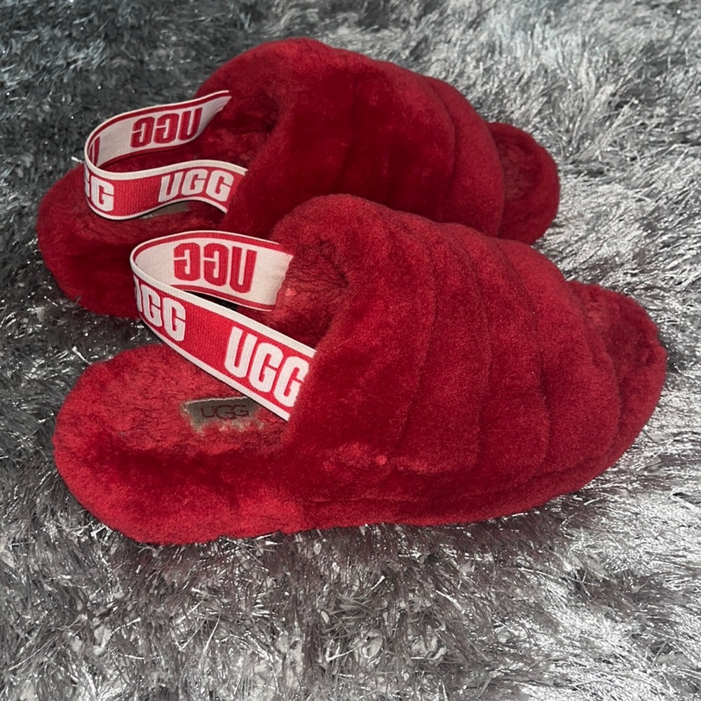 Practically Brand New Red Ugg Slide Slippers ❤️‍🔥